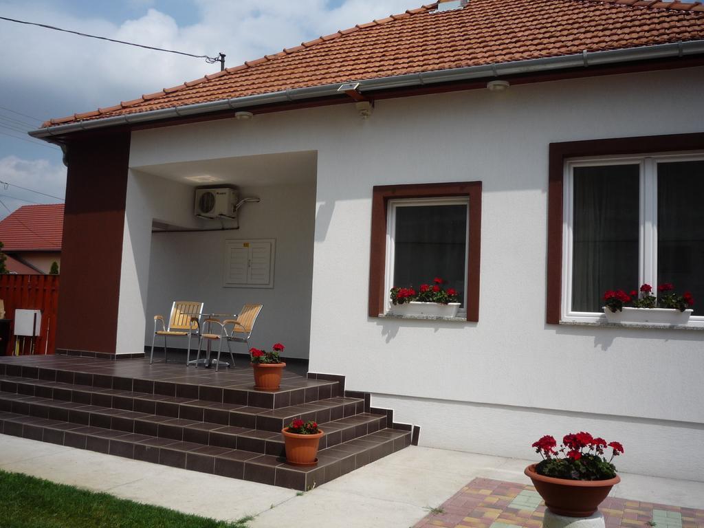 Morafeszek Vendeghaz Hotel Mórahalom Buitenkant foto